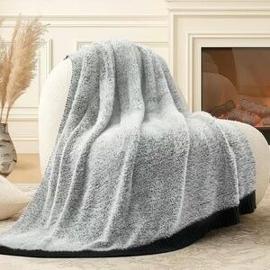 Amélie Home Cozy Knit Throw Blanket, Super Soft Plush 50"x60" - Heather Black